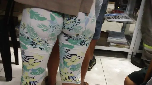 女の子はほとんど湿原の筋肉を失望させた erovideo 女性 用