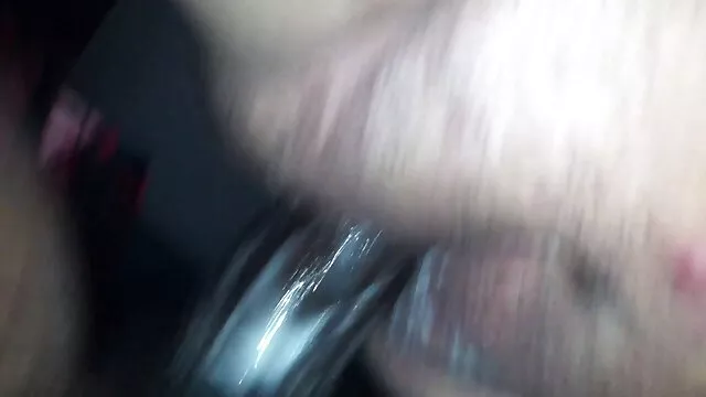 二つの白い犬は大きな黒いコックから水を絞らない エロ ビデオ 女性 向け