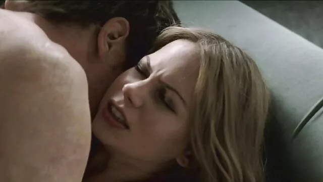 貧しい女性と総マスクを身に着けている三人の男。 女性 向け アダルト ビデオ