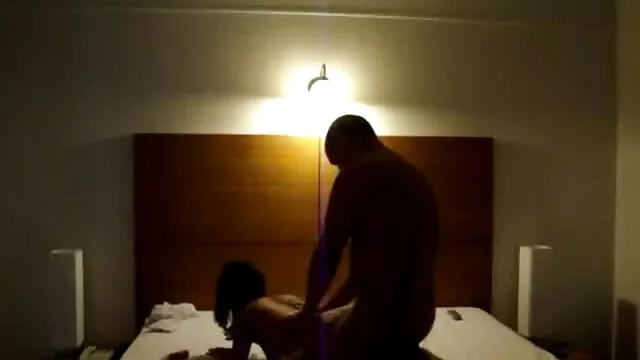 若い幅は、ディルドを自慰行為をすることを学ぶ アダルト ビデオ 女子 向け