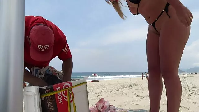 ストッキングの若いロシア人は、お尻のコックで取ります。 女性 専用 アダルト ビデオ