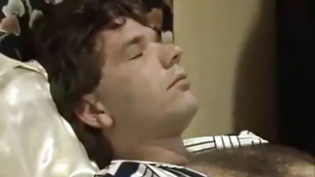 若いポルノモデルの弾力のあるお尻は、彼女の恋人を彼女とのジューシーな性交に誘惑します。 アダルト ビデオ 女子 向け