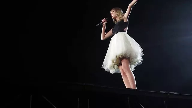 美しさ、深く行くために潤滑大きなおっぱい。 :) 女性 の 為 の エロ ビデオ