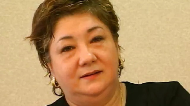 その人のチンポは若い素人からのオリジナルフェラチオであり、それはでしょう 女性 向け の アダルト ビデオ