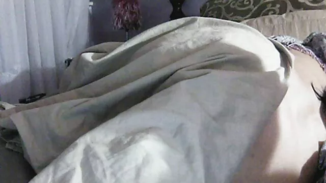 残忍なセックス編集の成熟した女性のベッドと若いアマチュア 女性 向け アダルト ビデオ 無料