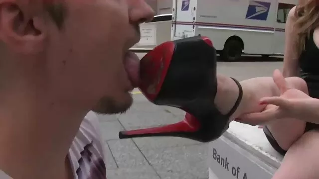 若い女性は、任意の便利な場所で彼女のボーイフレンドと混乱する準備ができています。 女性 向け アダルト ビデオ 無料